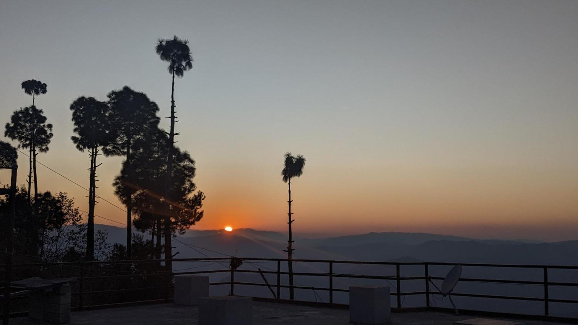 The Buransh Inn Алмора Екстер'єр фото